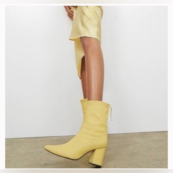 New Anine Bing Chloe Butter Yellow Leather Sock Boots - Picture 1 of 7